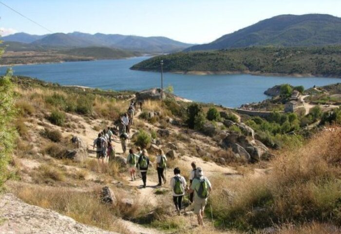 personas caminando