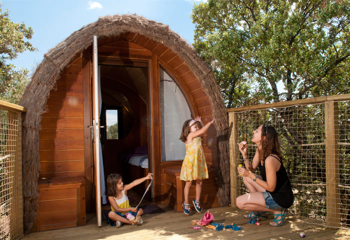 Niños casa arbol