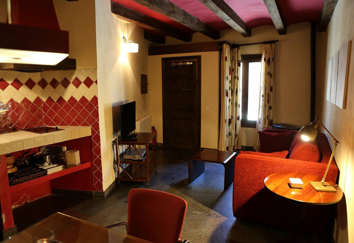 alojamientos-braojos-apartamentos-estrella-rural-salon-y-cocina-cepheus