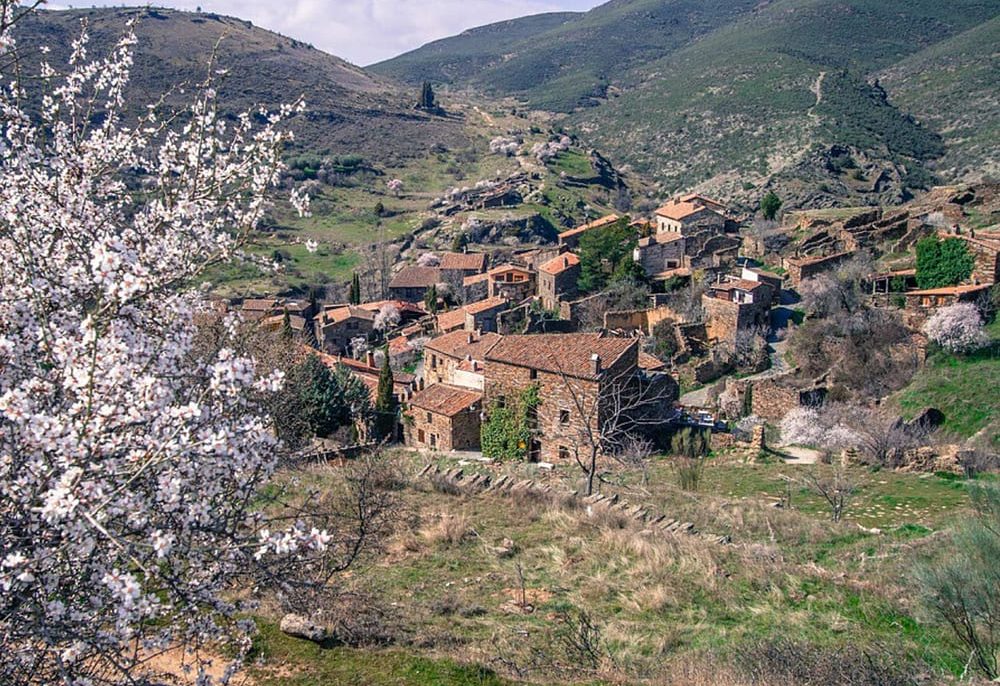Pueblo en monte