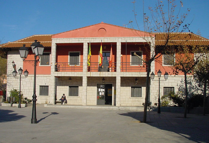 Edificio con banderas