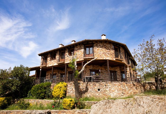 exterior-posada-horcajuelo