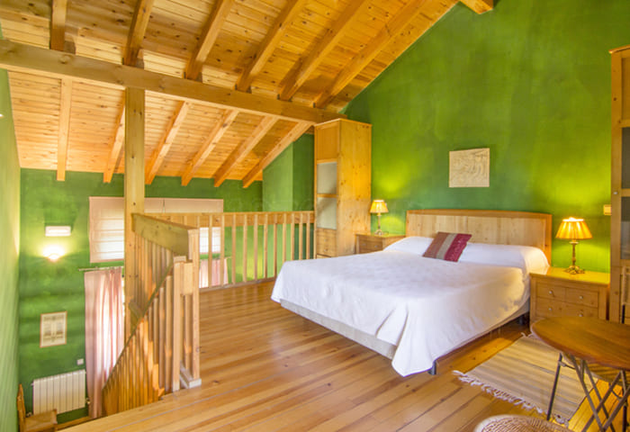 alojamientos-la-cabrera-hotel-sara-de-ur-habitacion