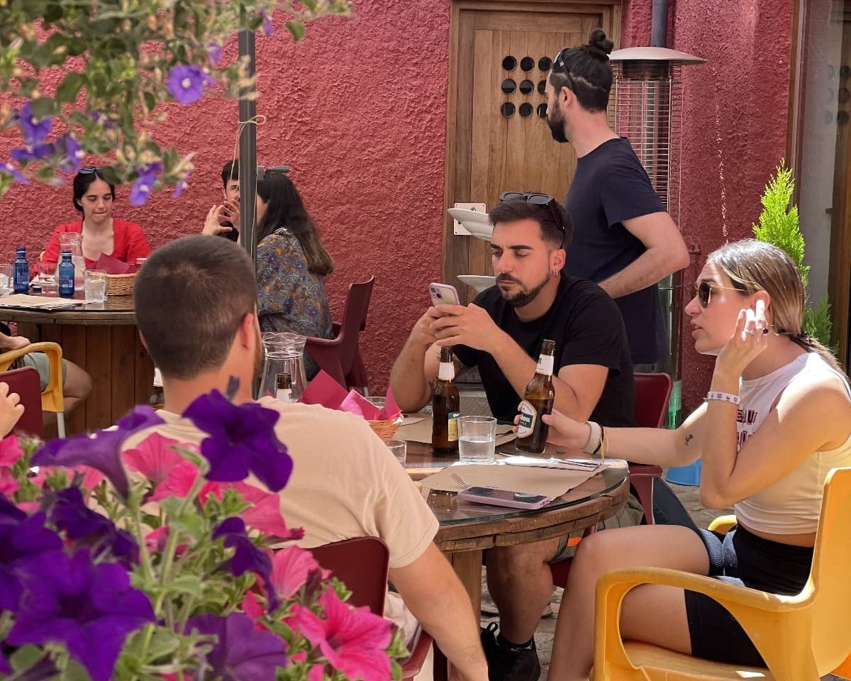 Terraza personas