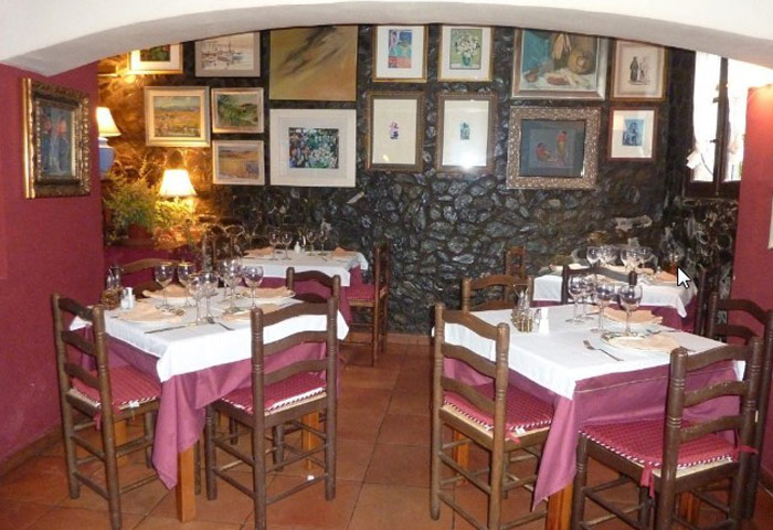 Salón cuadros La Cabaña