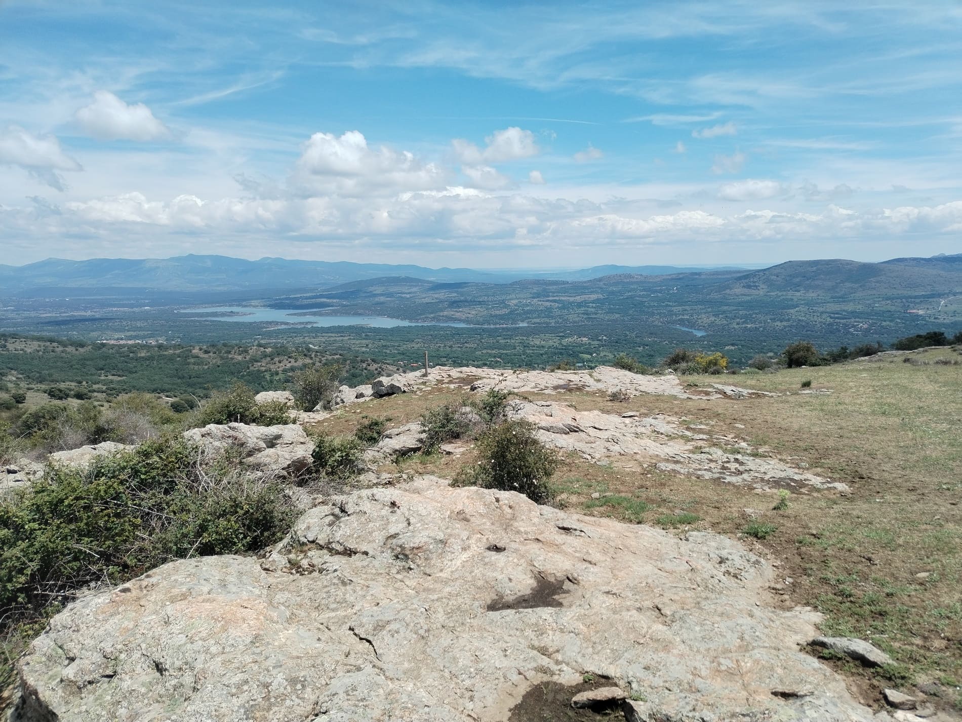 Vista de un valle desde lejos